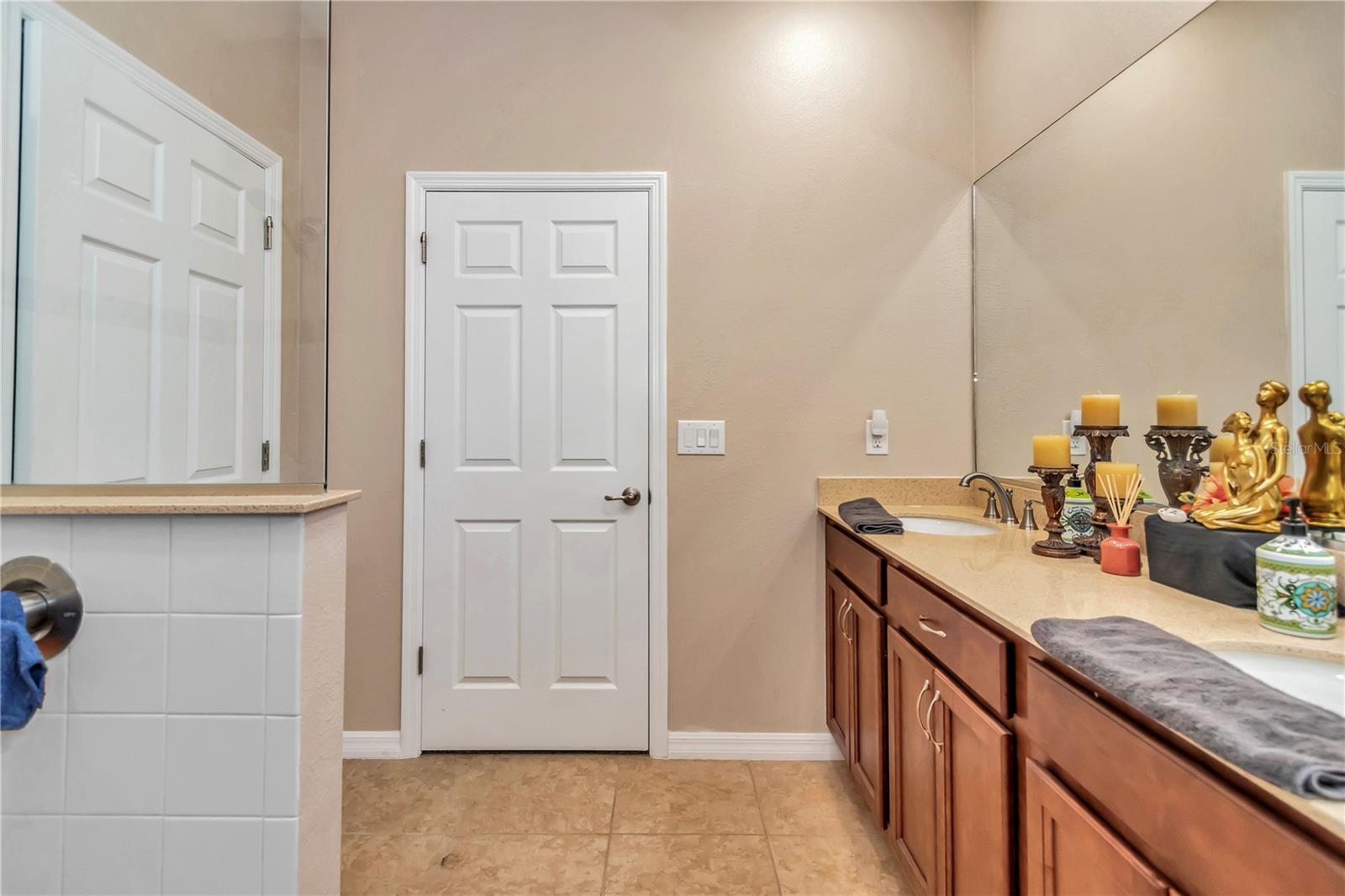 ON TOP OF THE WORLD - Residential