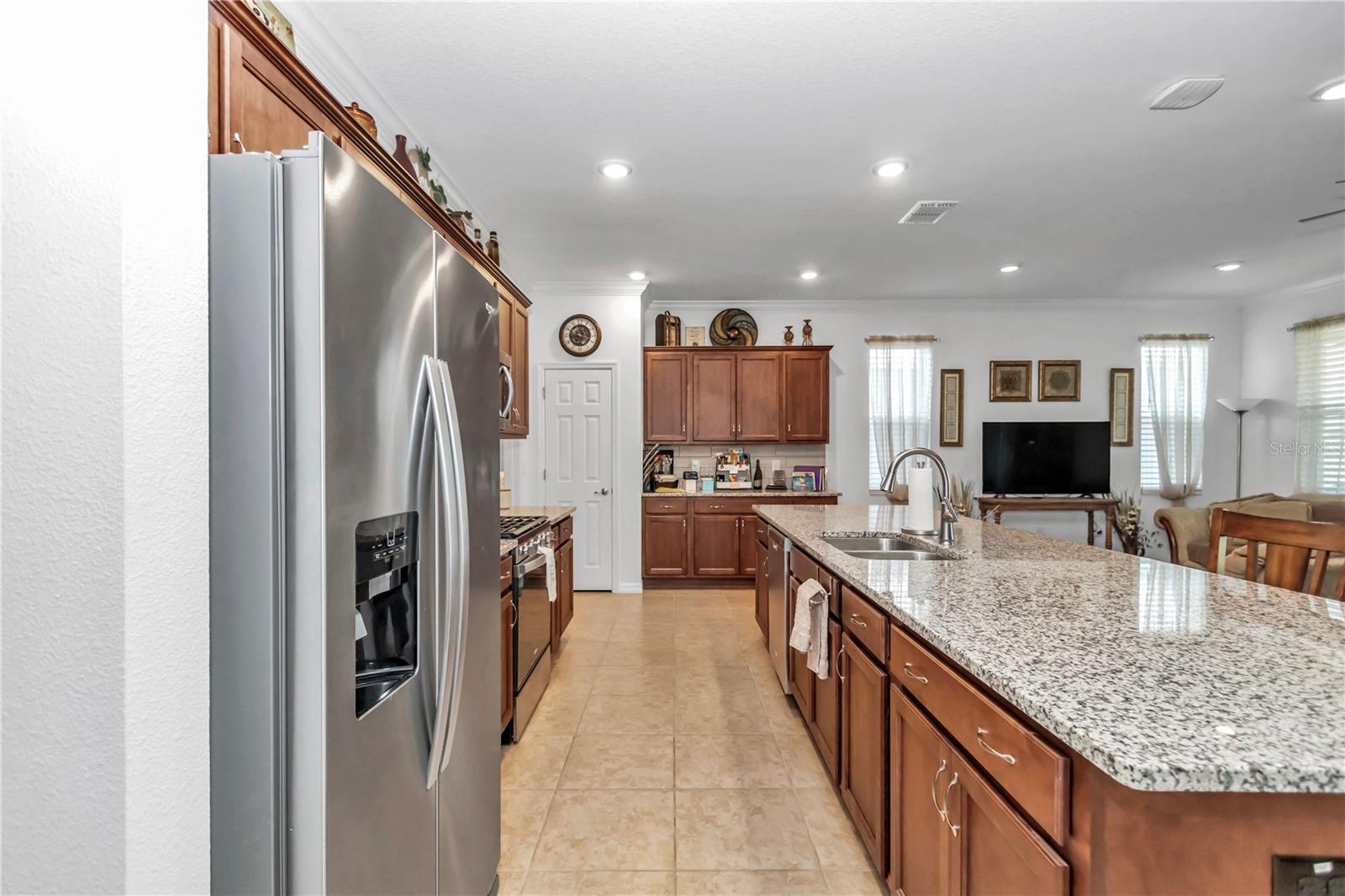 ON TOP OF THE WORLD - Residential