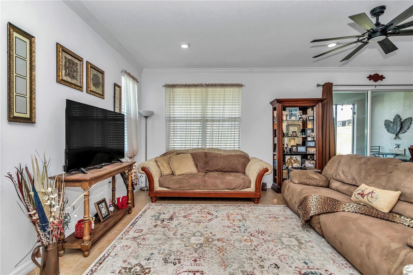 ON TOP OF THE WORLD - Residential