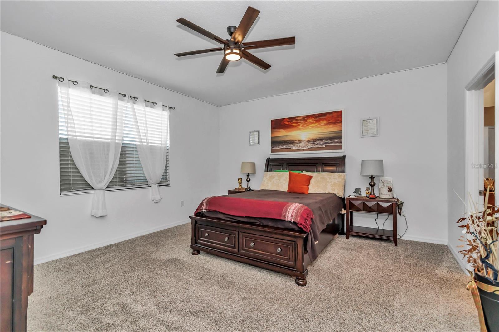 ON TOP OF THE WORLD - Residential