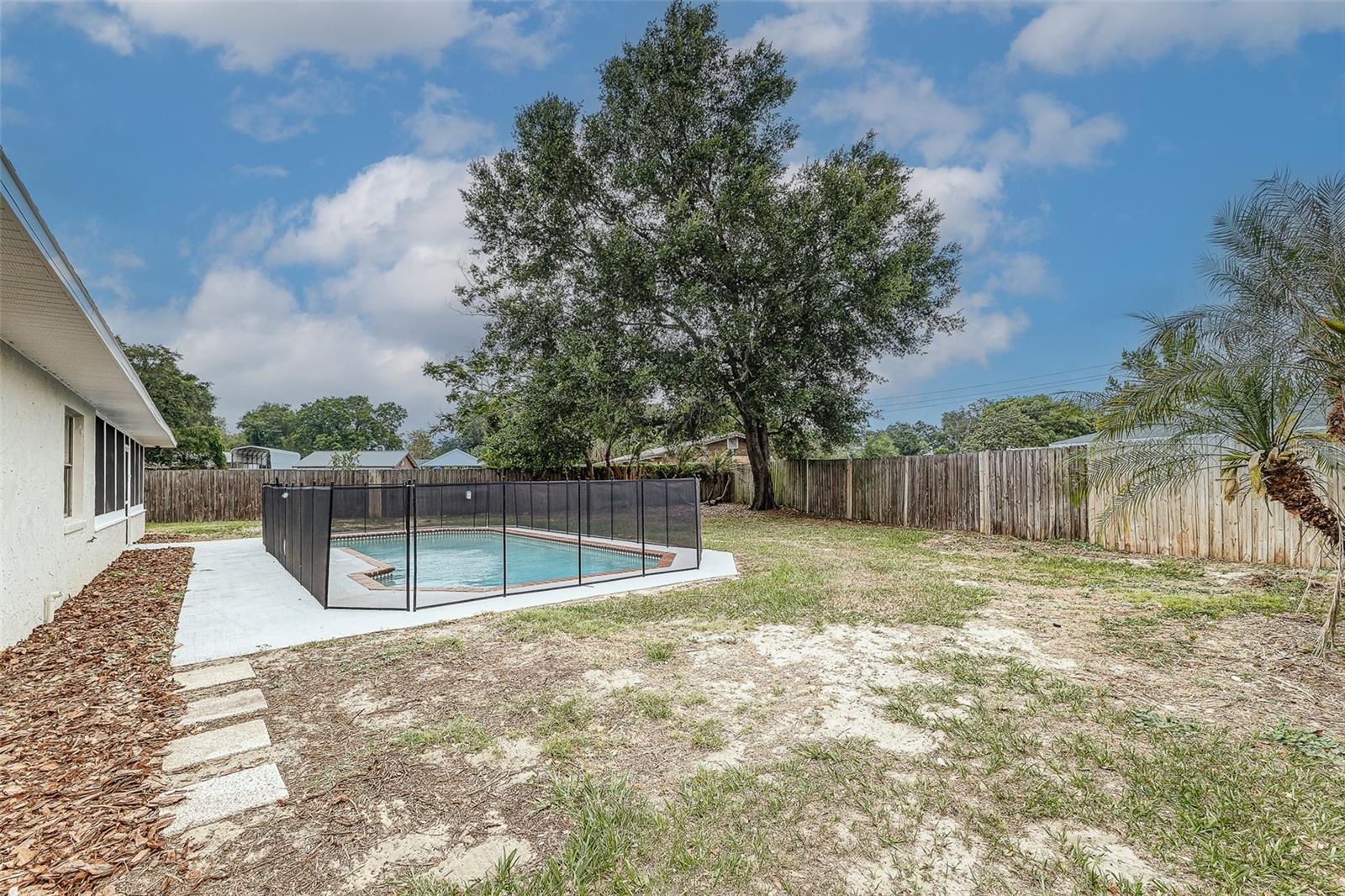 ORANGE WAY - Residential