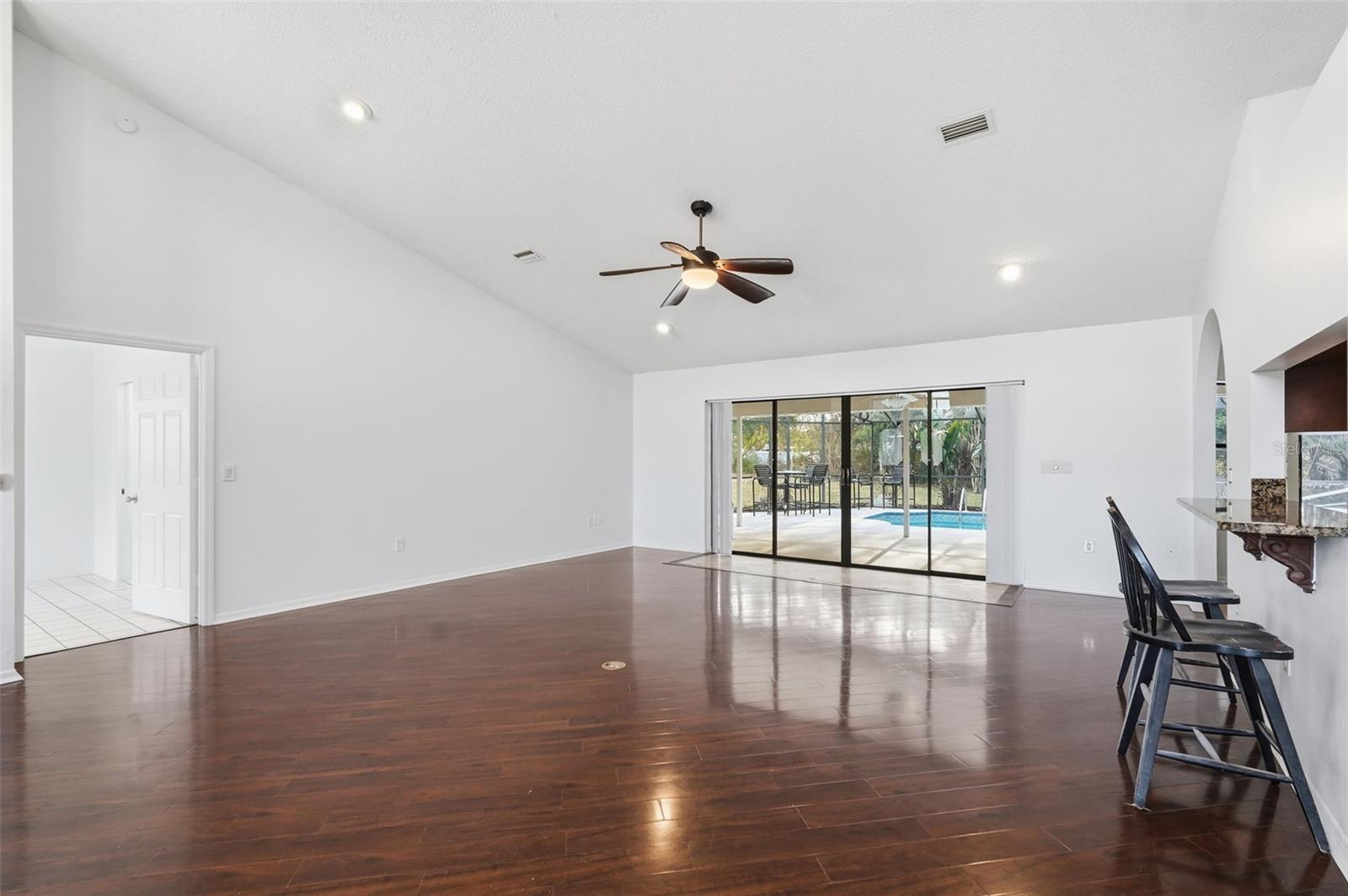 RAINBOW WOODS - Residential