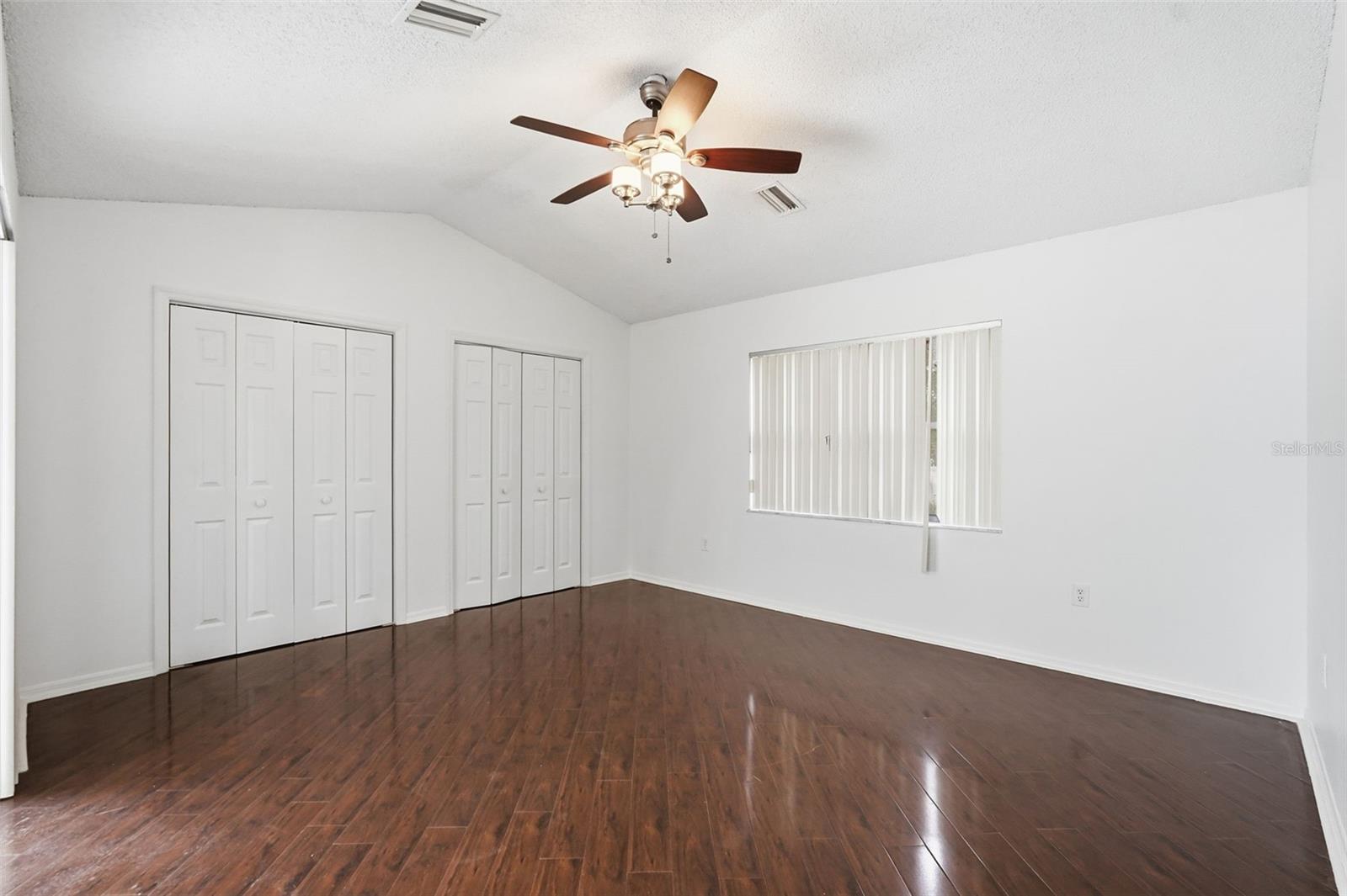 RAINBOW WOODS - Residential