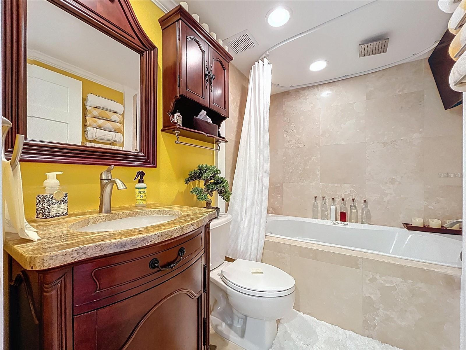 COUNTRY CLUB CONDO I AT EAST BAY - Residential