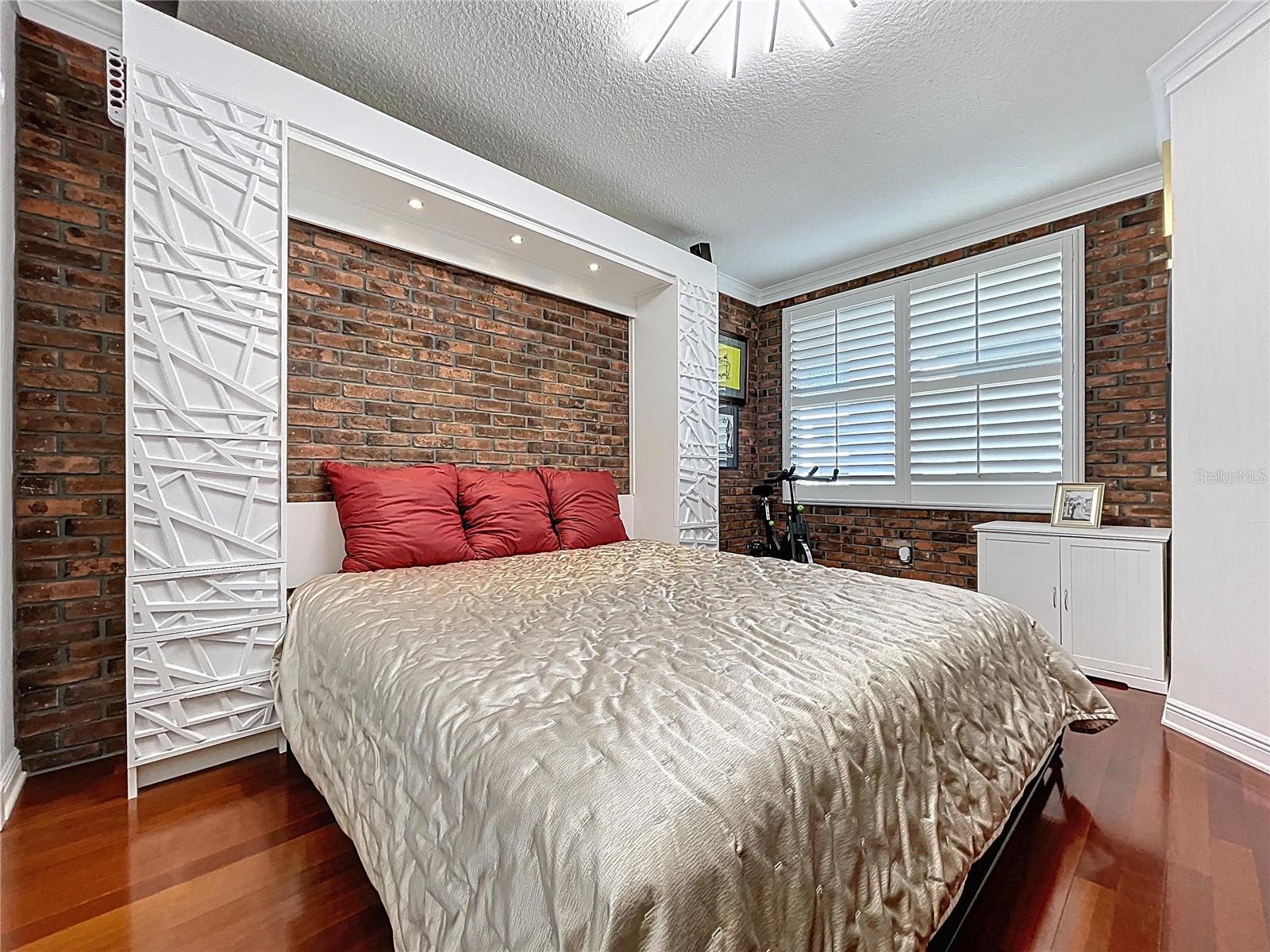 COUNTRY CLUB CONDO I AT EAST BAY - Residential