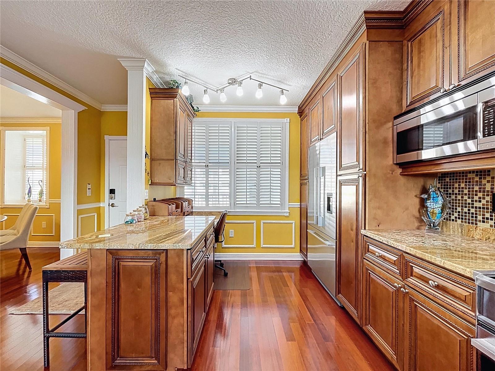 COUNTRY CLUB CONDO I AT EAST BAY - Residential