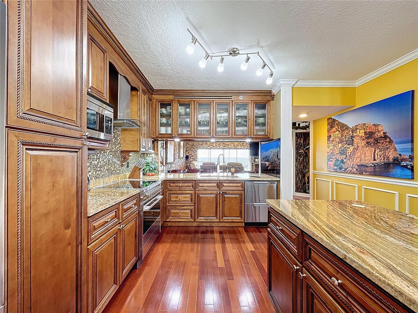 COUNTRY CLUB CONDO I AT EAST BAY - Residential