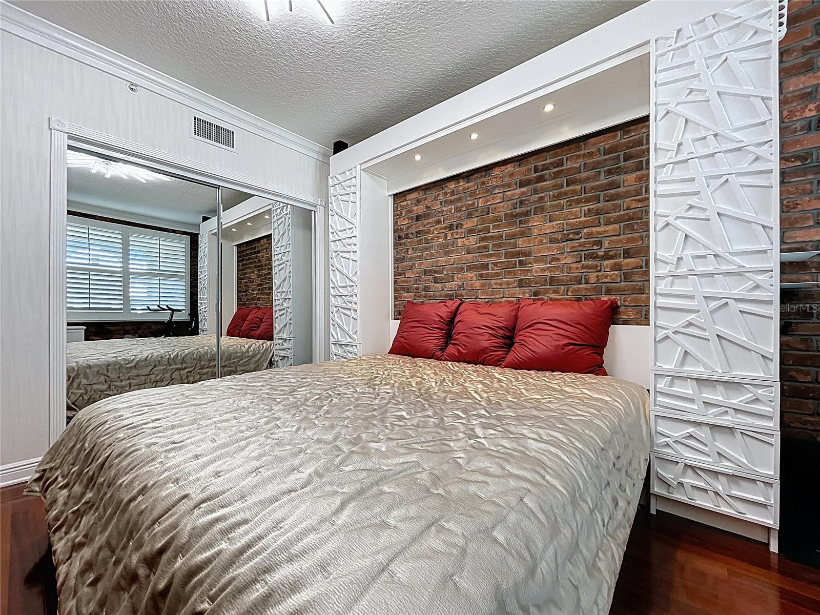 COUNTRY CLUB CONDO I AT EAST BAY - Residential