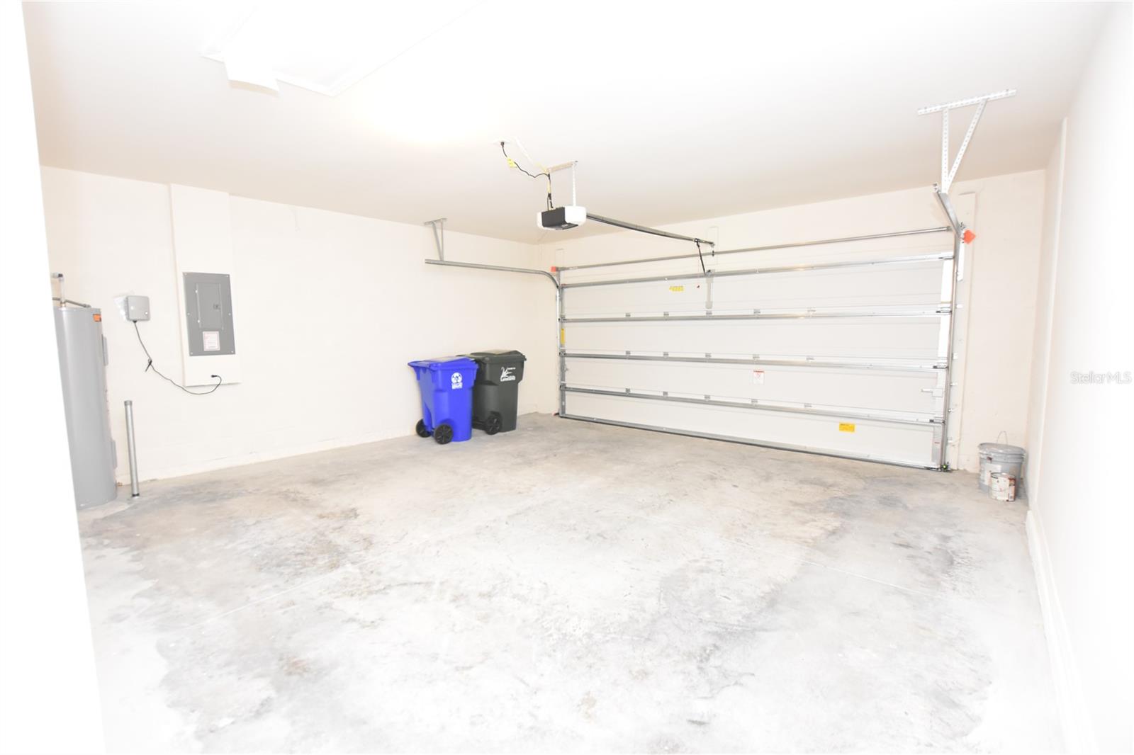 RIVERSTONE - Residential Lease