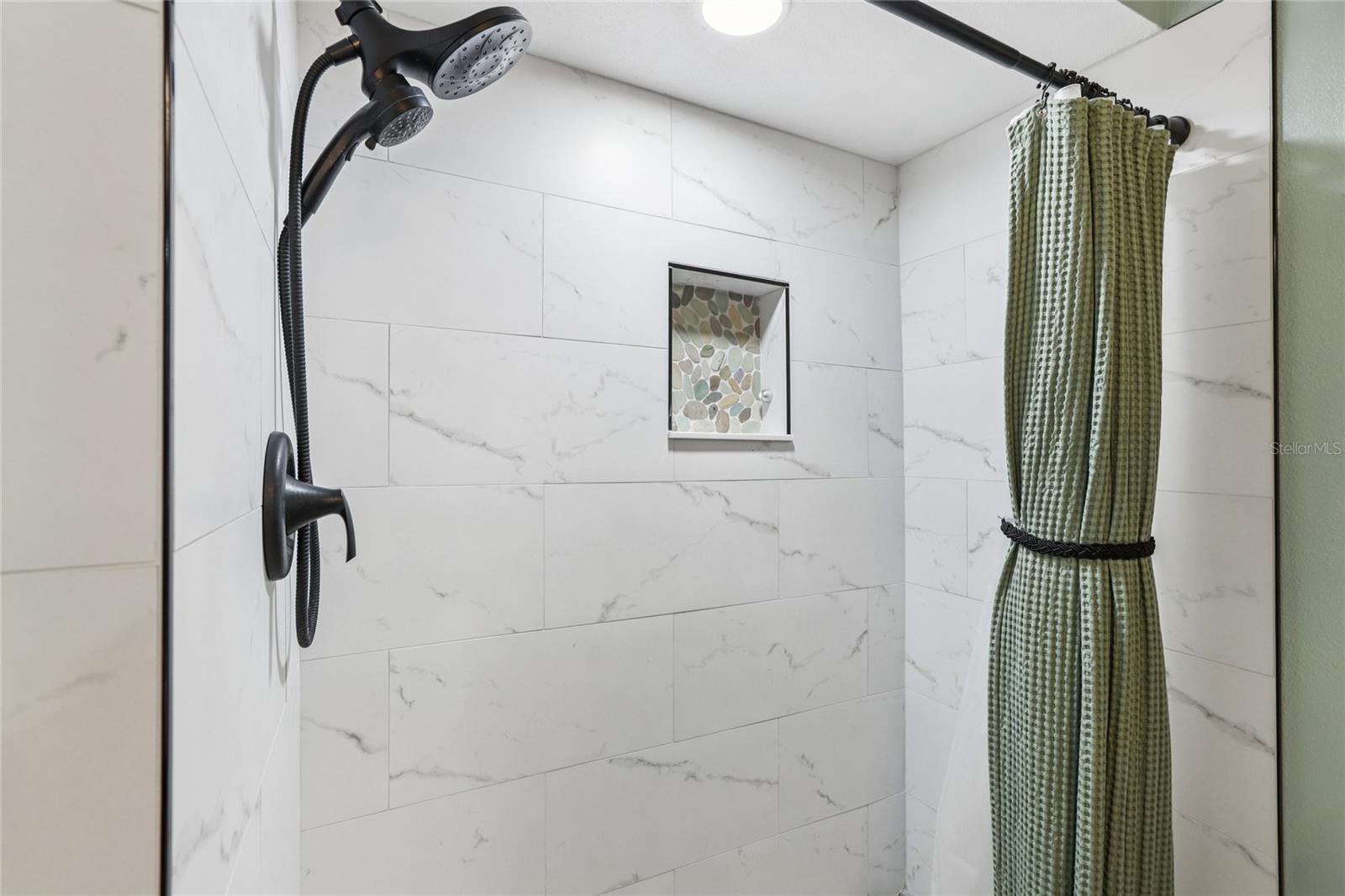 LAKESIDE TERRACE 1ST ADD - Residential