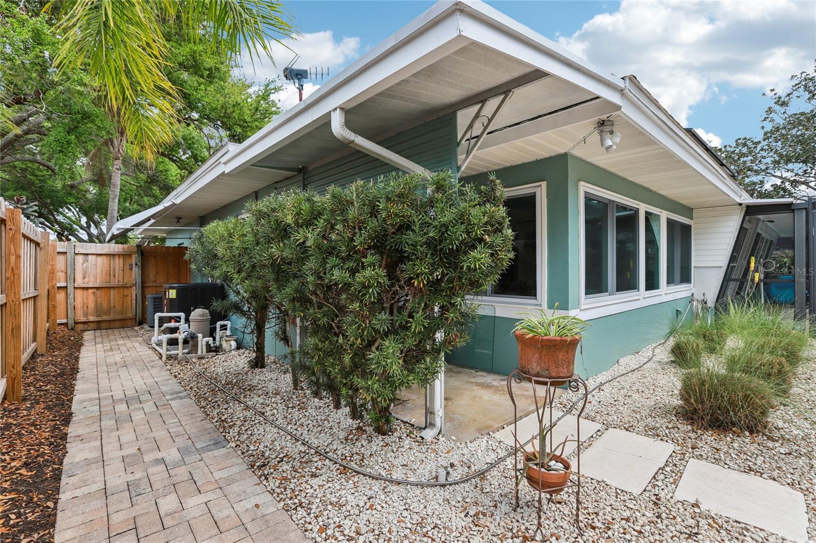 LAKESIDE TERRACE 1ST ADD - Residential