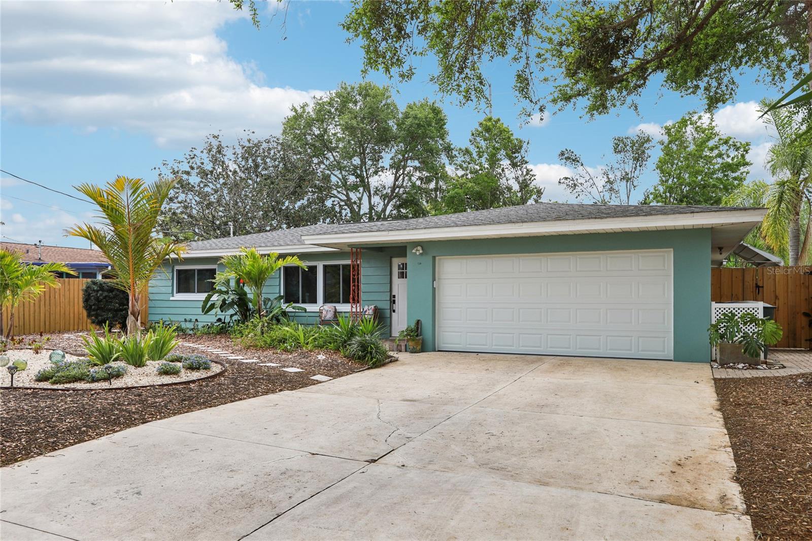 LAKESIDE TERRACE 1ST ADD - Residential