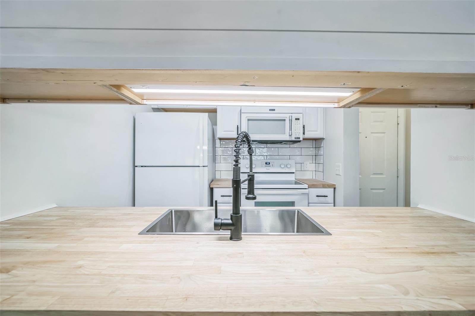 UNIV TERRACE W - Residential Lease