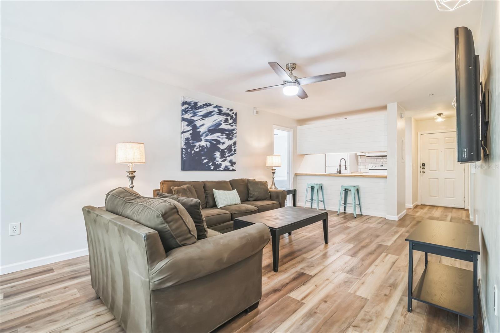 UNIV TERRACE W - Residential Lease