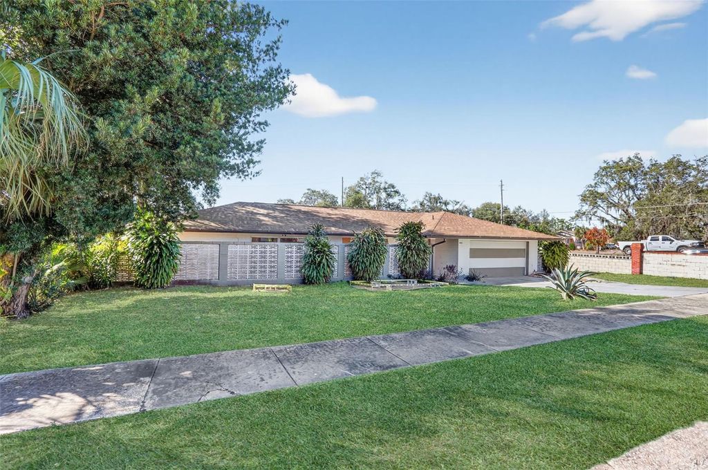 Photo of 1006 Buena Vista Court, Orlando, FL 32818 (MLS # O6377462)