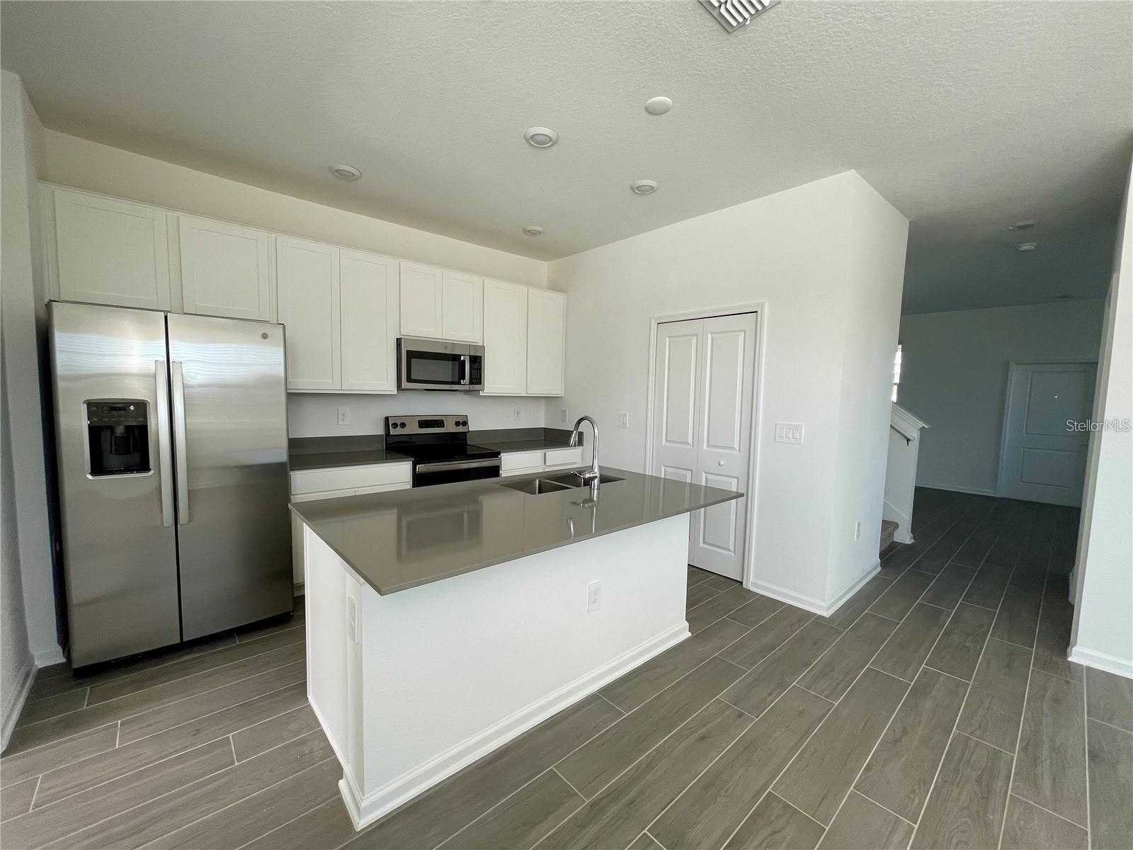 STOREY GROVE - Residential Lease