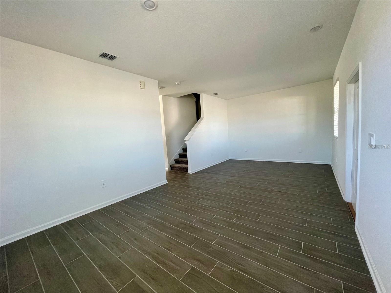 STOREY GROVE - Residential Lease