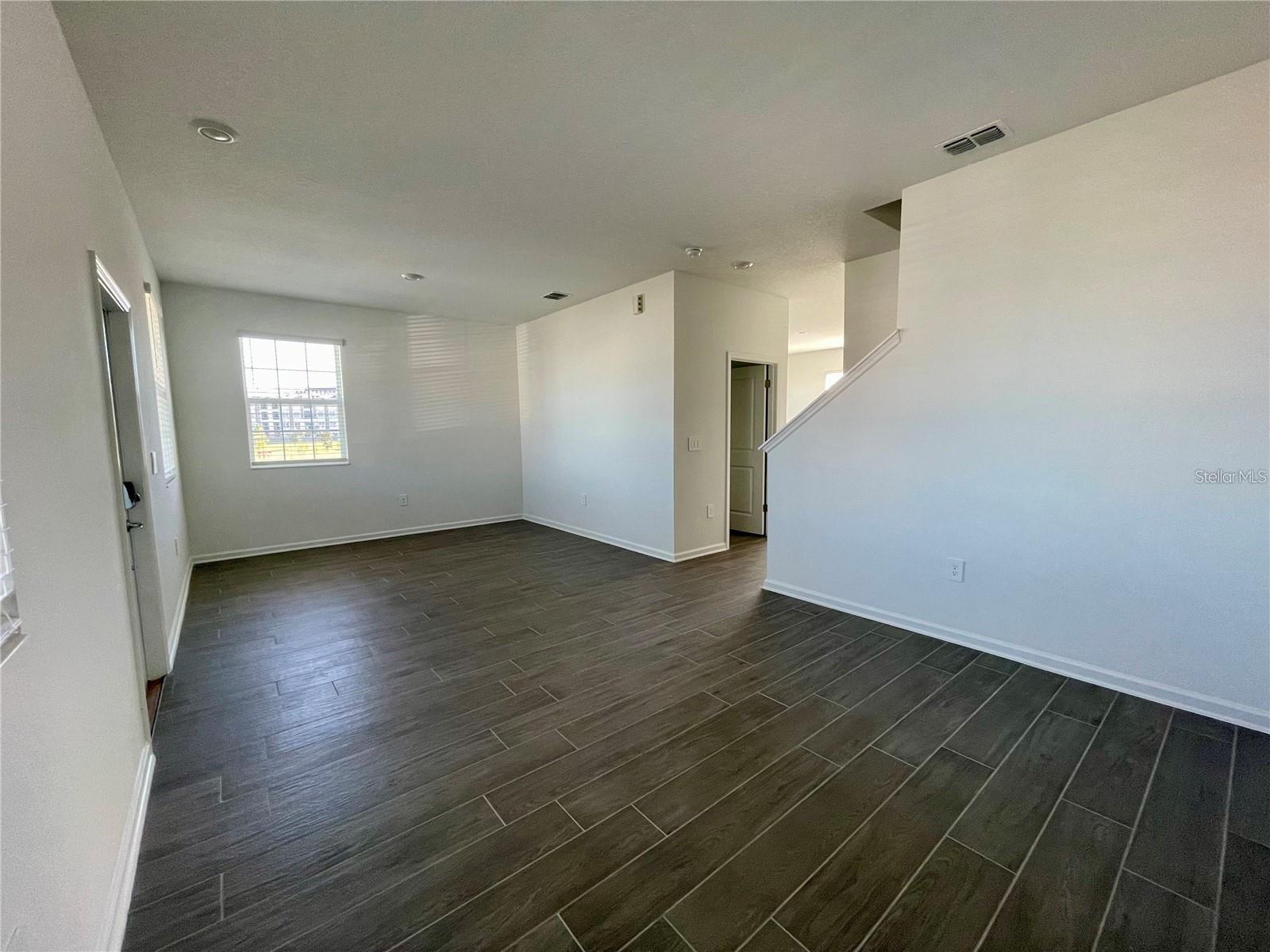 STOREY GROVE - Residential Lease