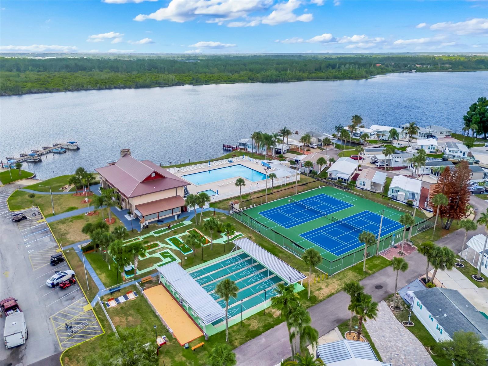 OUTDOOR RES/ORLANDO - Residential