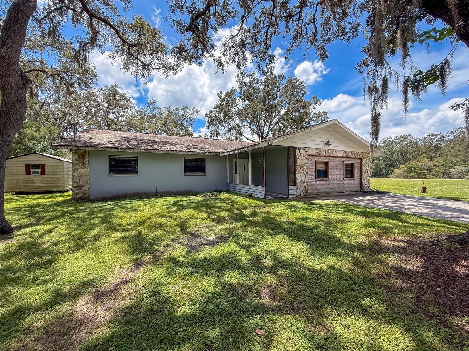 15438/15440 AZRA DR