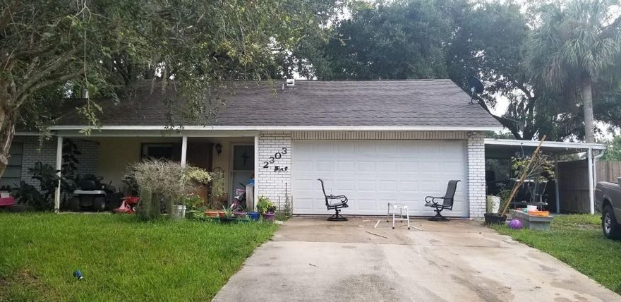 Great 3/2 on a large corner lot with shade trees. ;Water: City