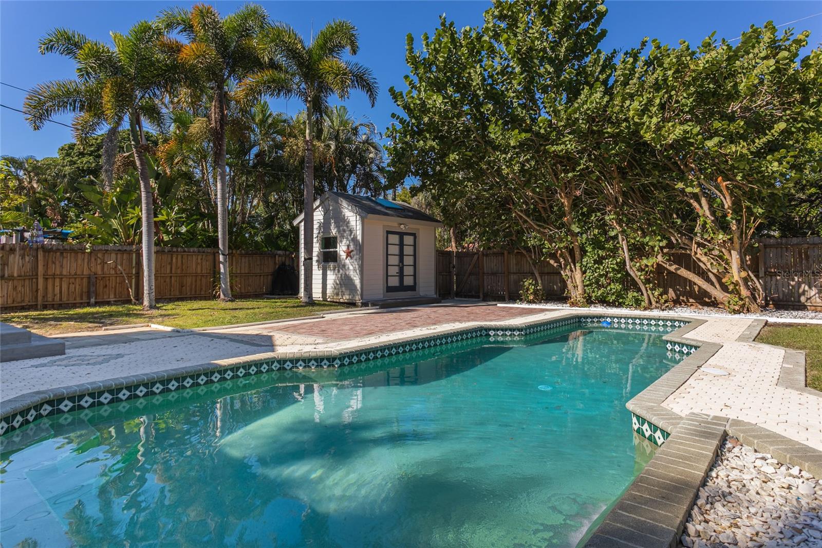 COFFEE POT ADD SNELL & HAMLETTS - Residential