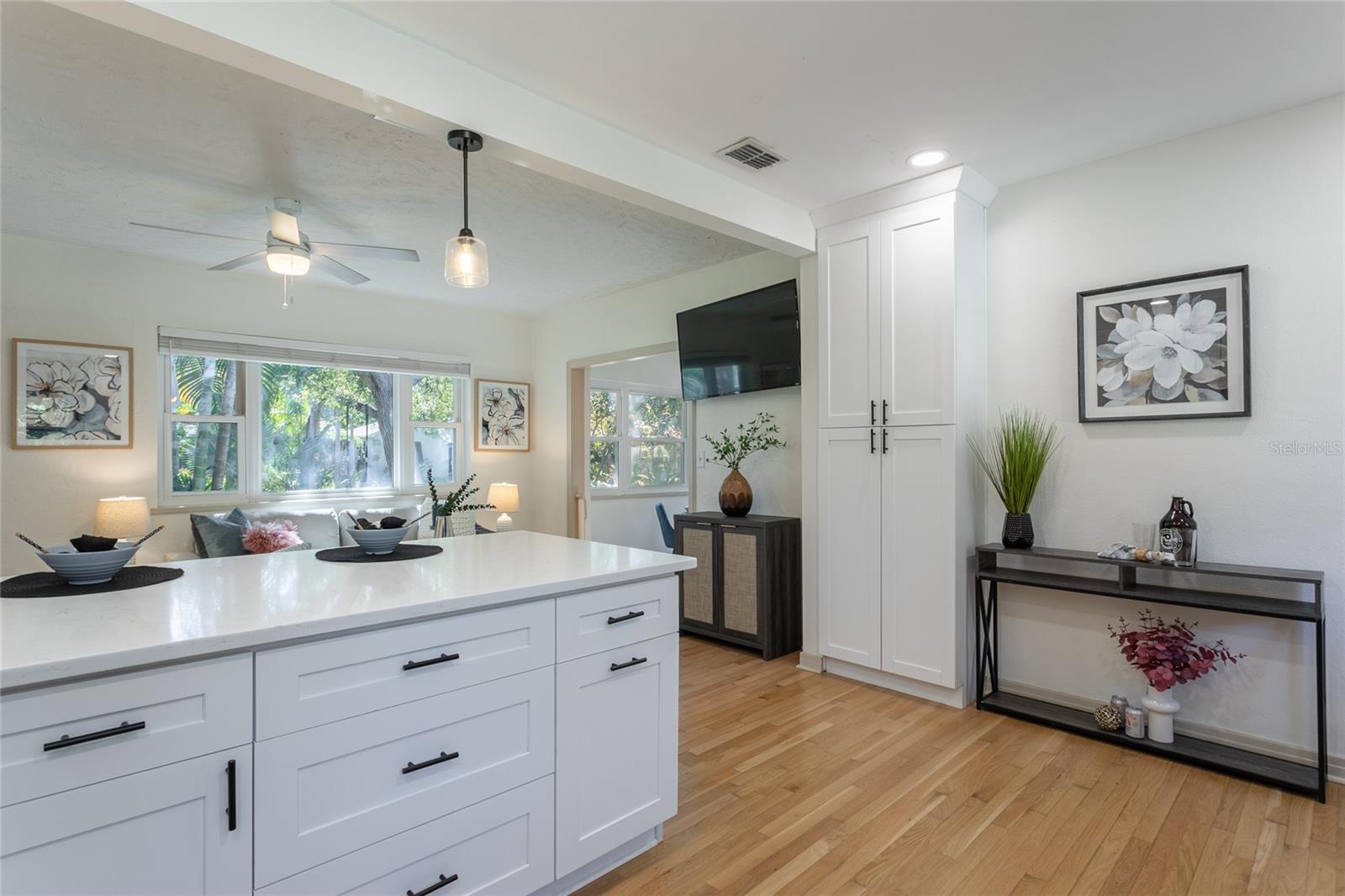 COFFEE POT ADD SNELL & HAMLETTS - Residential