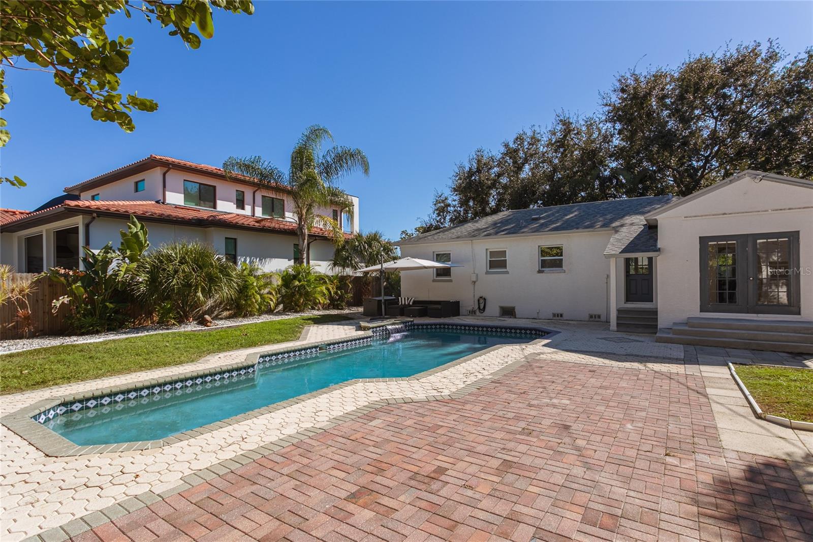 COFFEE POT ADD SNELL & HAMLETTS - Residential