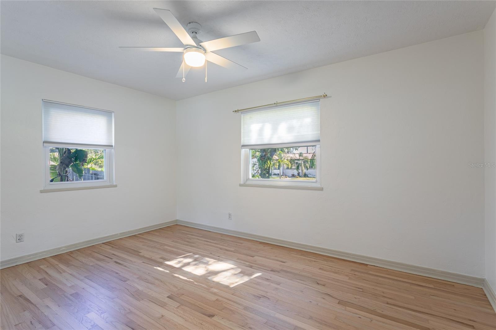 COFFEE POT ADD SNELL & HAMLETTS - Residential