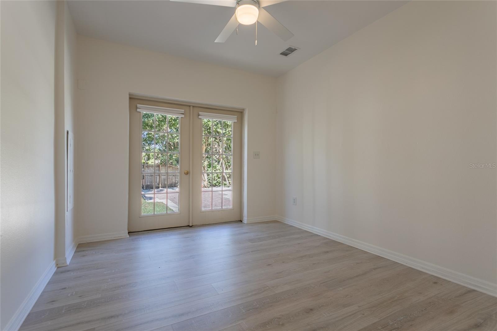 COFFEE POT ADD SNELL & HAMLETTS - Residential