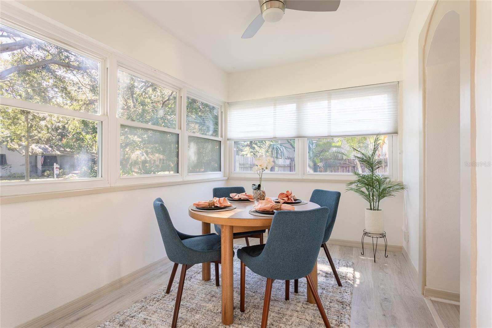 COFFEE POT ADD SNELL & HAMLETTS - Residential