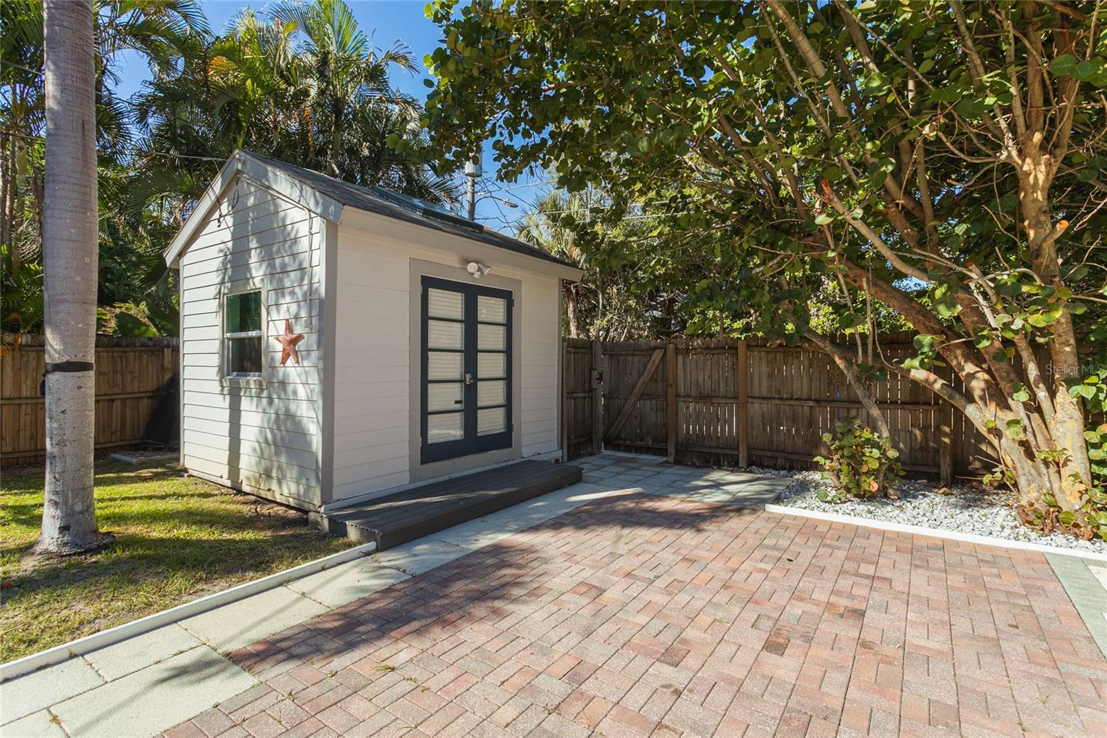 COFFEE POT ADD SNELL & HAMLETTS - Residential