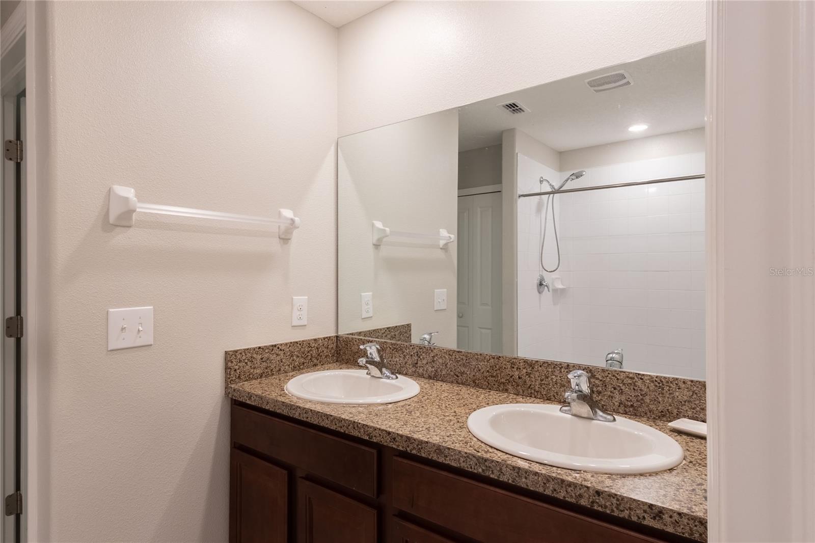 BELMONT SOUTH PH 2D & PASEO AL - Residential Lease