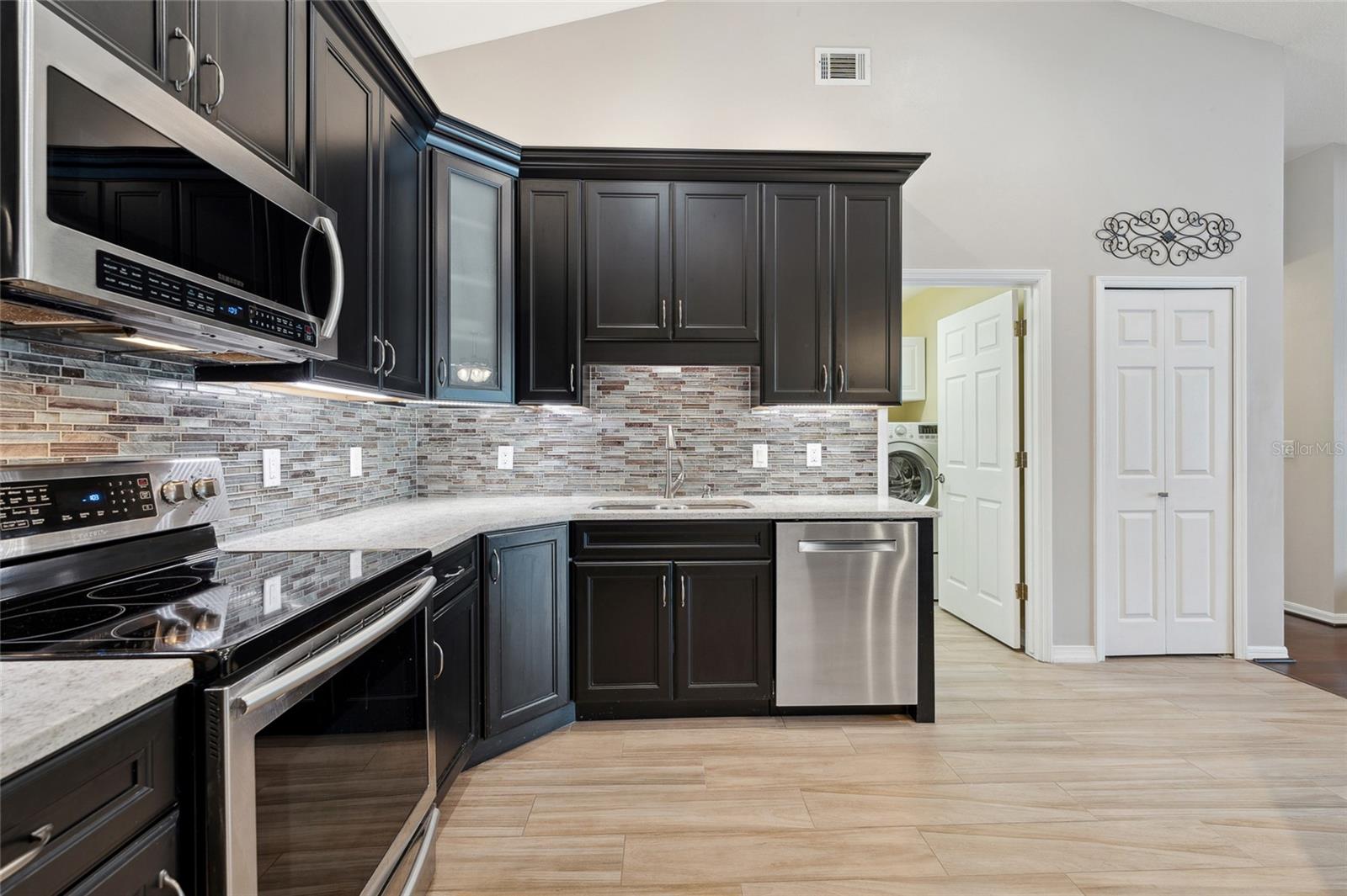 10146 POINTVIEW COURT