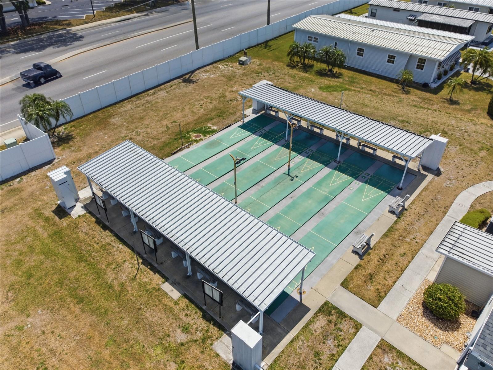 PALM LAKE ESTATES - Residential