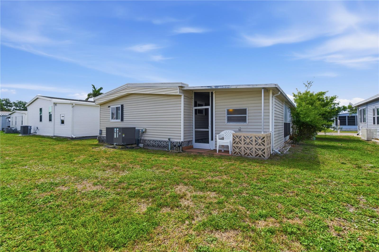 PALM LAKE ESTATES - Residential