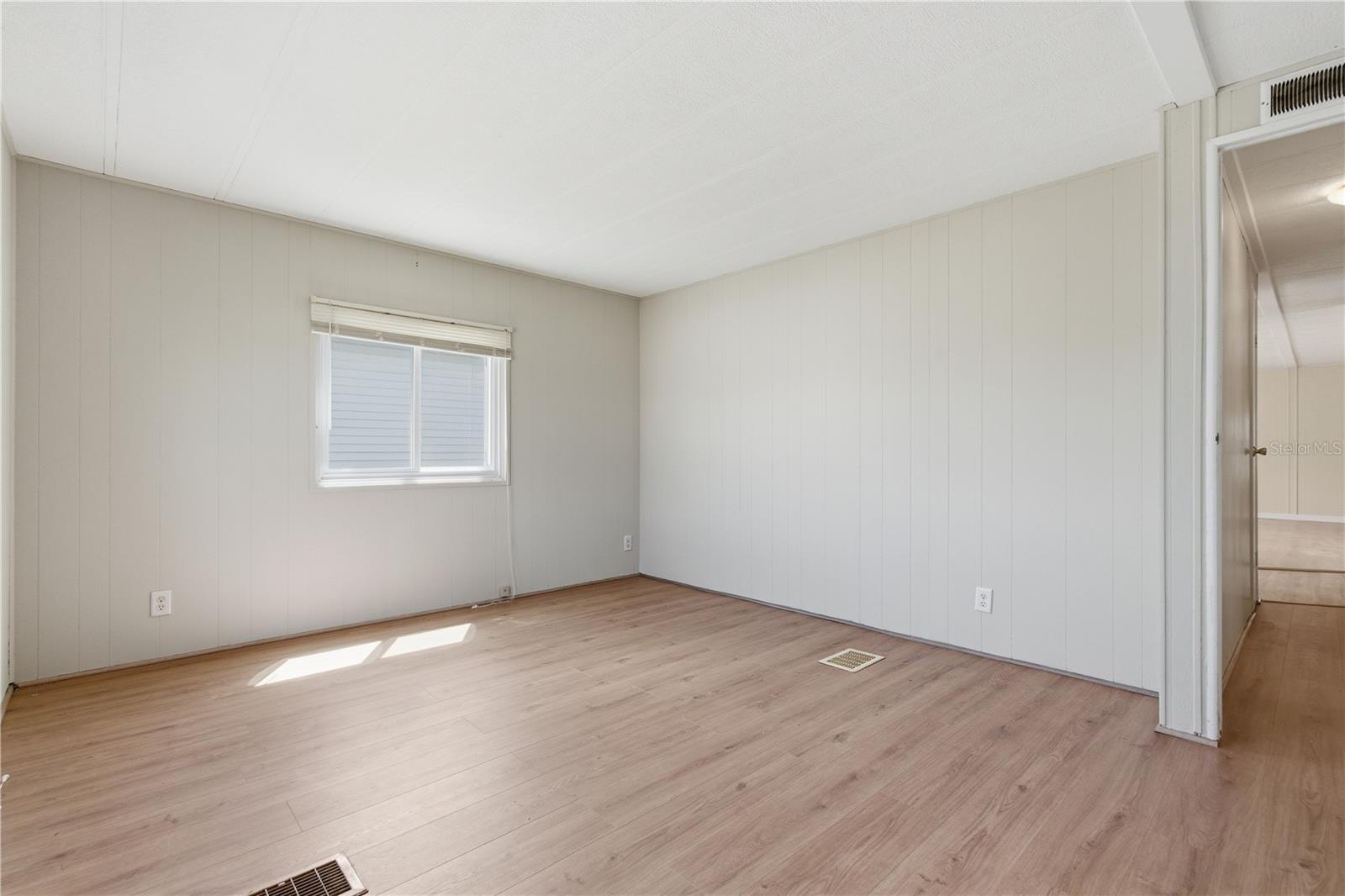 PALM LAKE ESTATES - Residential