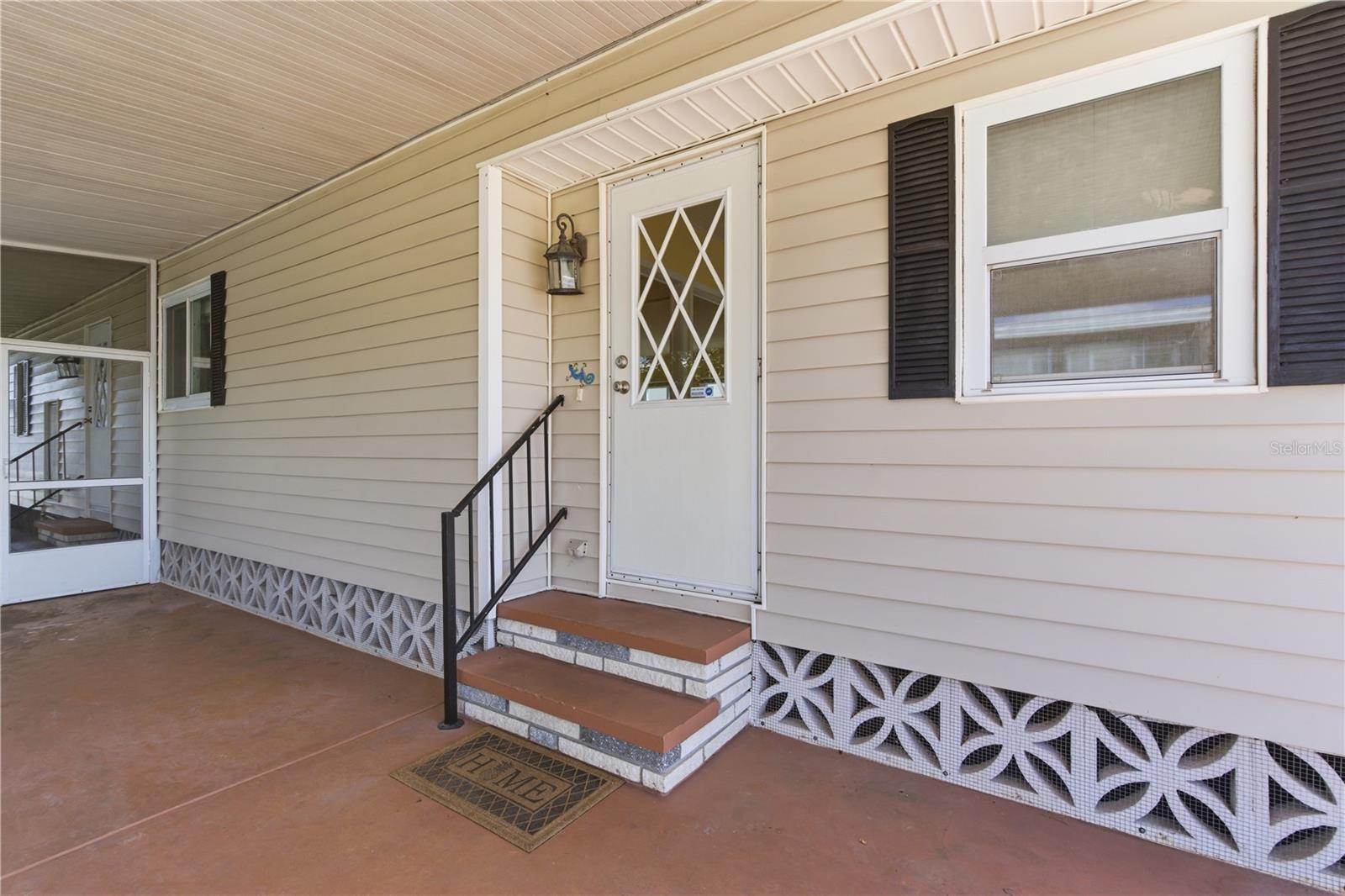 PALM LAKE ESTATES - Residential