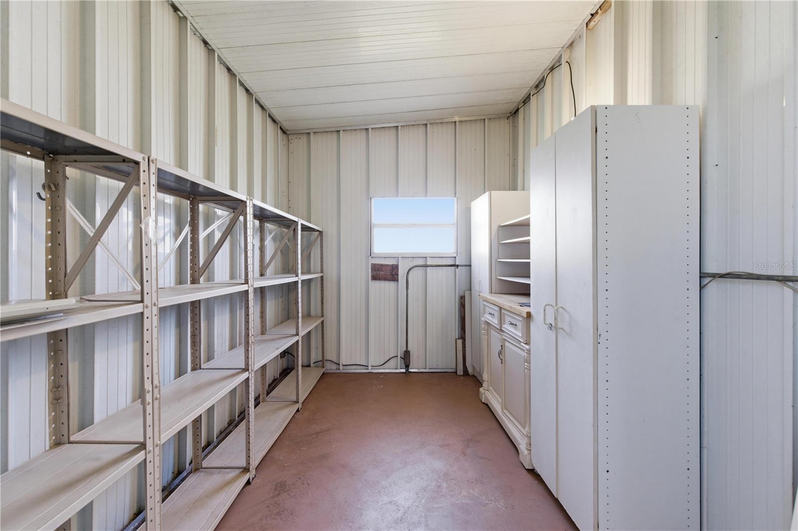 PALM LAKE ESTATES - Residential