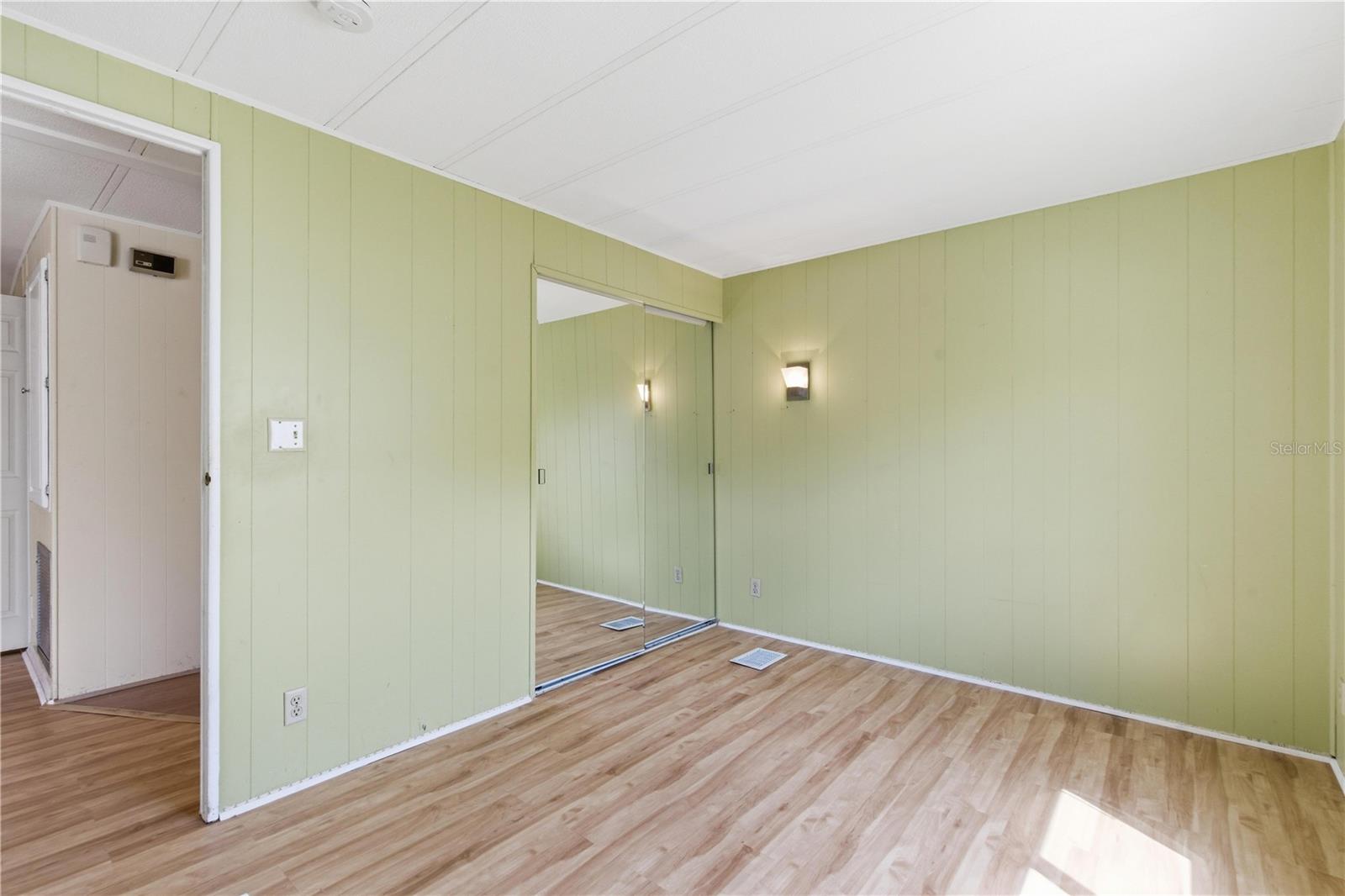 PALM LAKE ESTATES - Residential