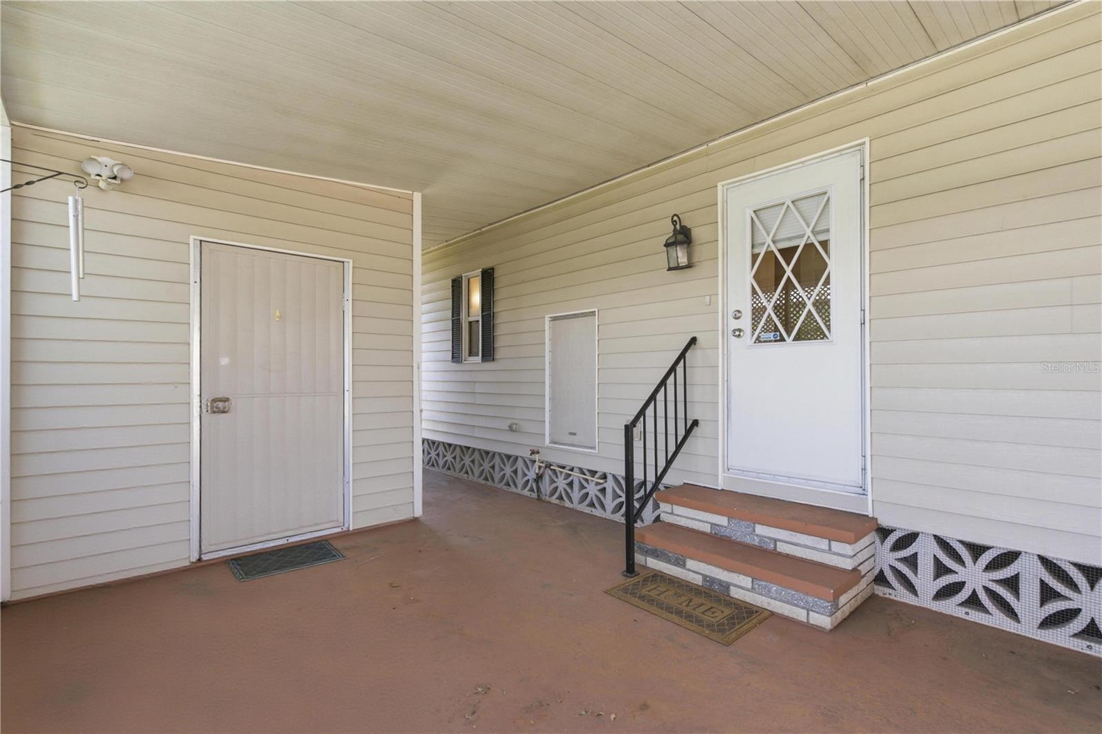 PALM LAKE ESTATES - Residential