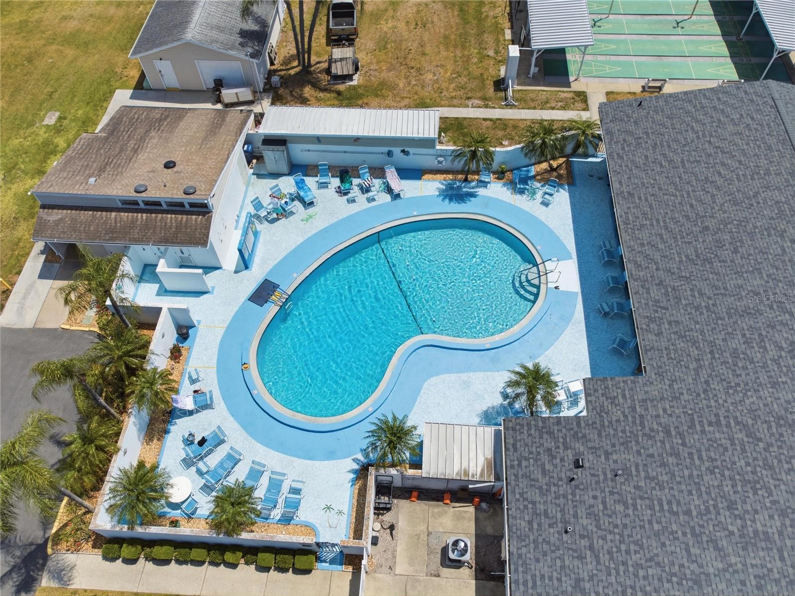 PALM LAKE ESTATES - Residential