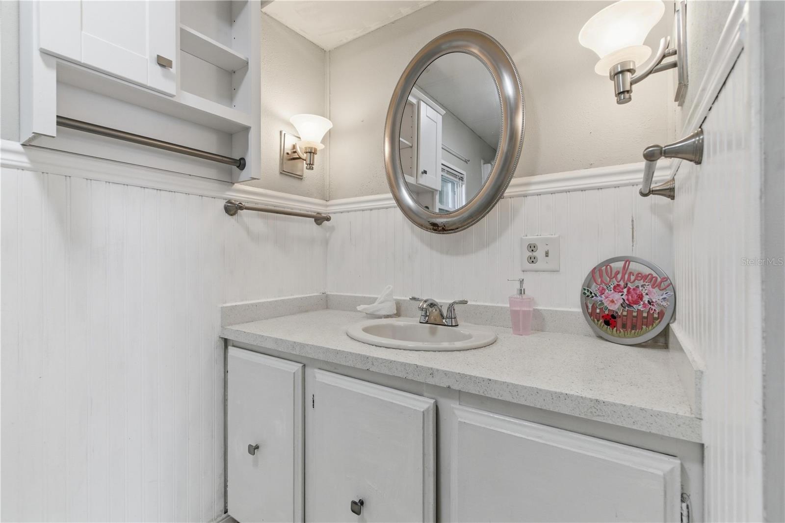 PALM LAKE ESTATES - Residential