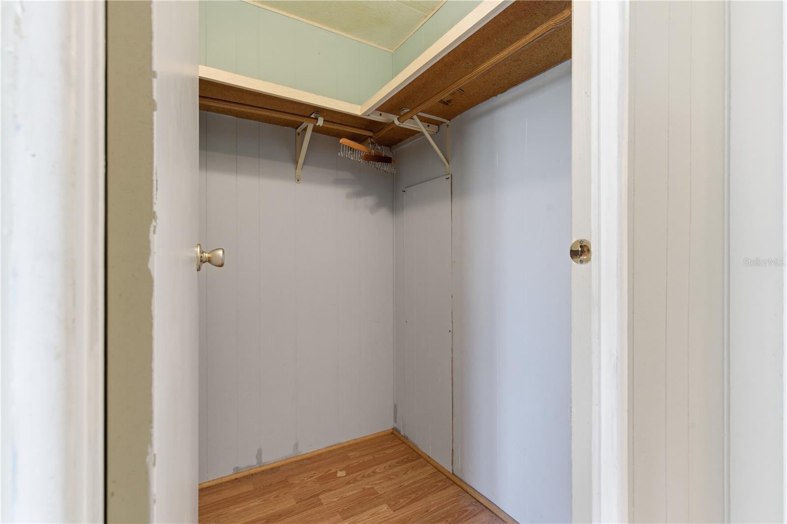 PALM LAKE ESTATES - Residential