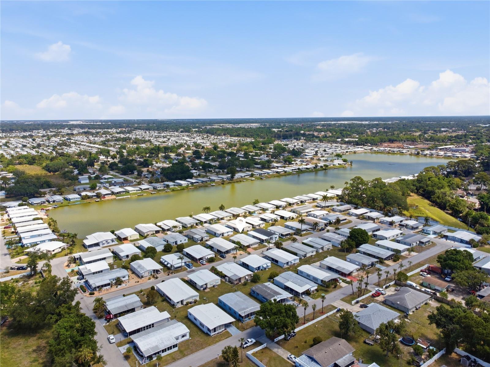 PALM LAKE ESTATES - Residential