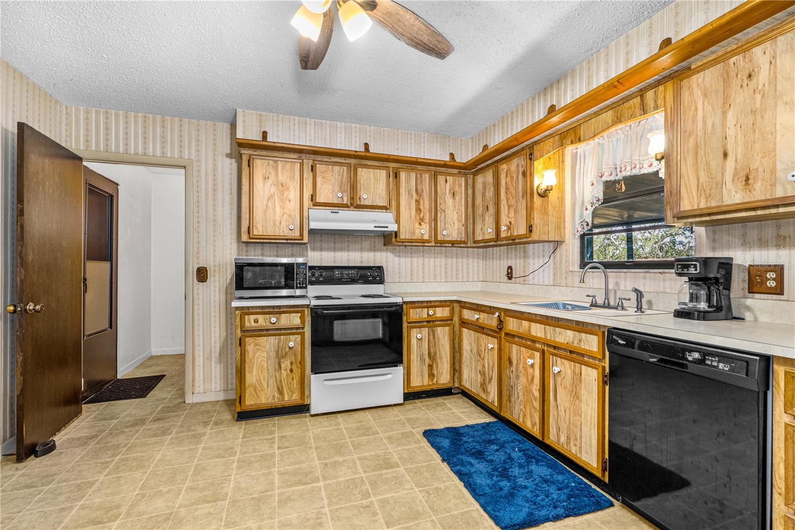 SWEETWATER HILLS UNIT 01 - Residential