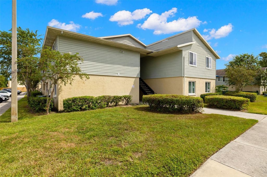 Photo of 209 Berry Tree Place, Brandon, FL 33510 (MLS # TB8429597)