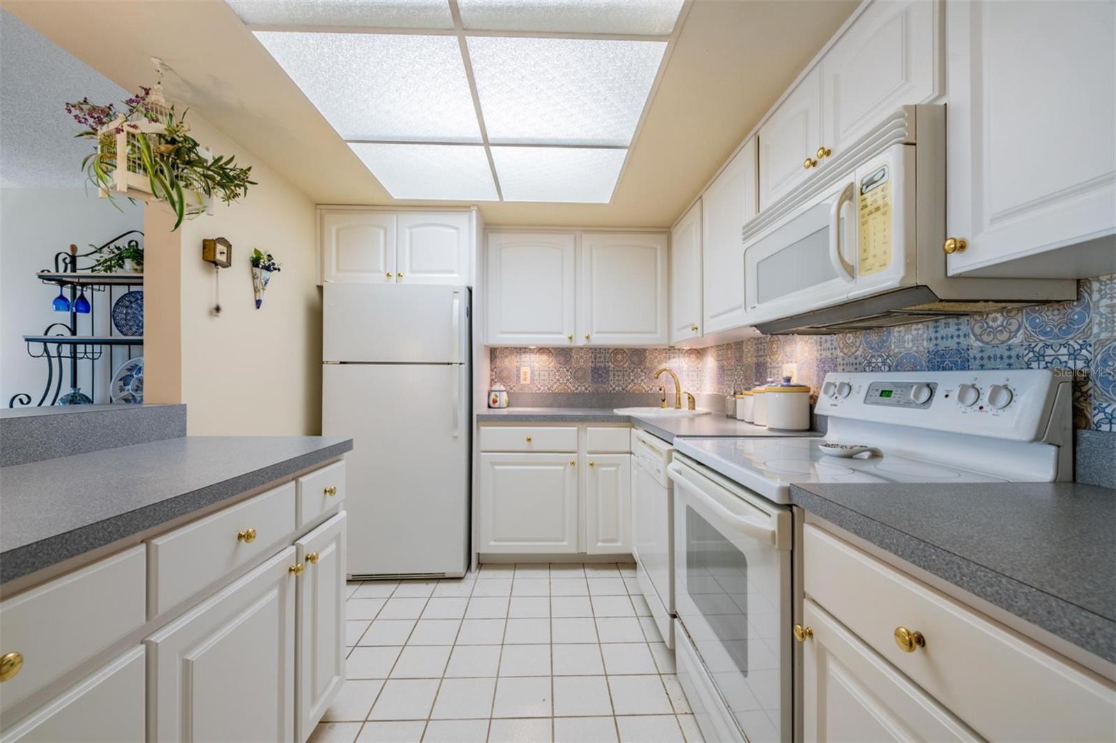 BAYWAY ISLES POINT BRITTANY SIX - Residential