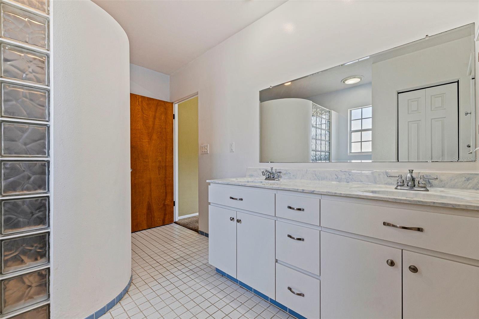 LESLEE HEIGHTS - Residential