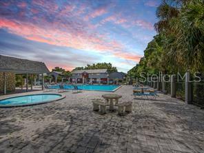 COLONIES - Residential